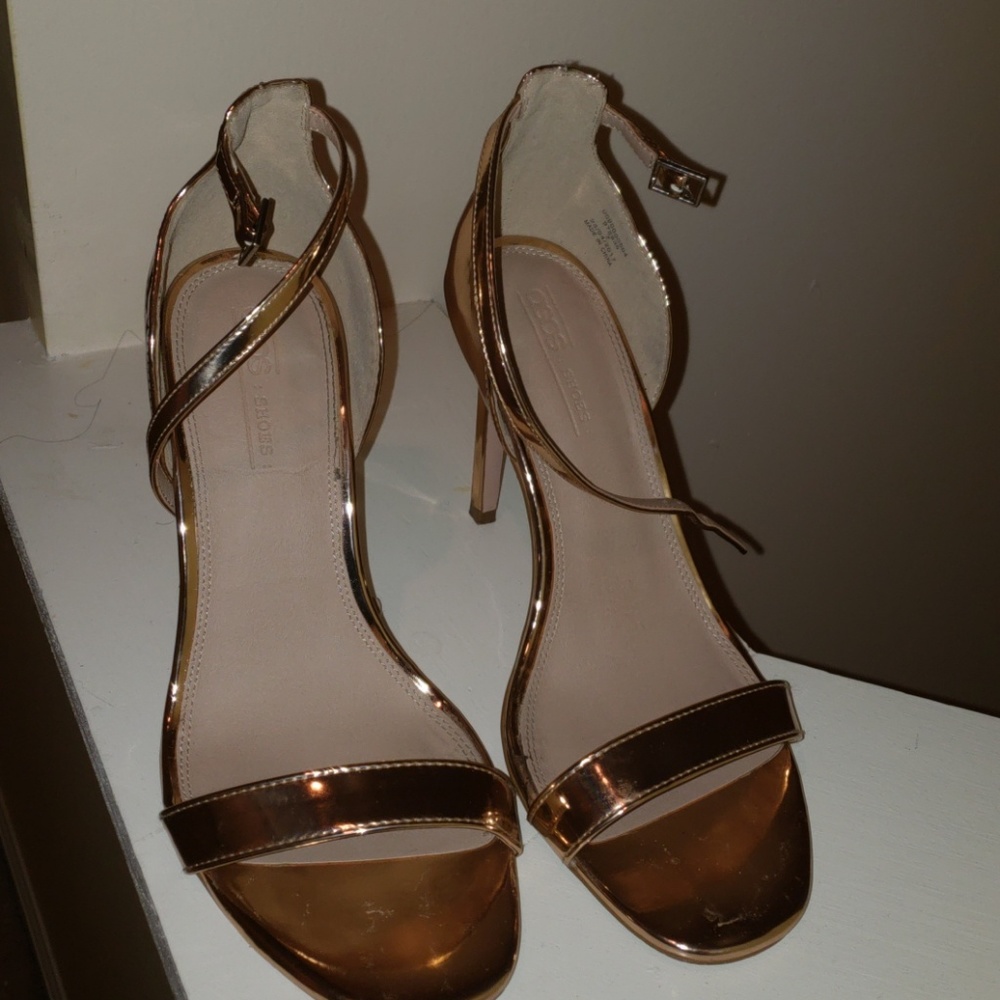 🎉Re-posh🎉 Rose Gold Sandal